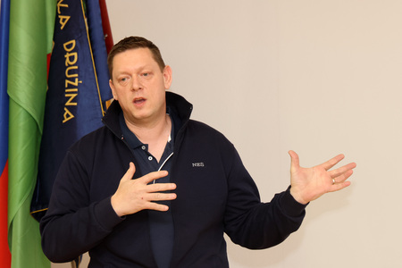 OBČNI ZBOR RIBIŠKE DRUŽINE CERKNICA 05 FOTO LJUBO VUKELIČ